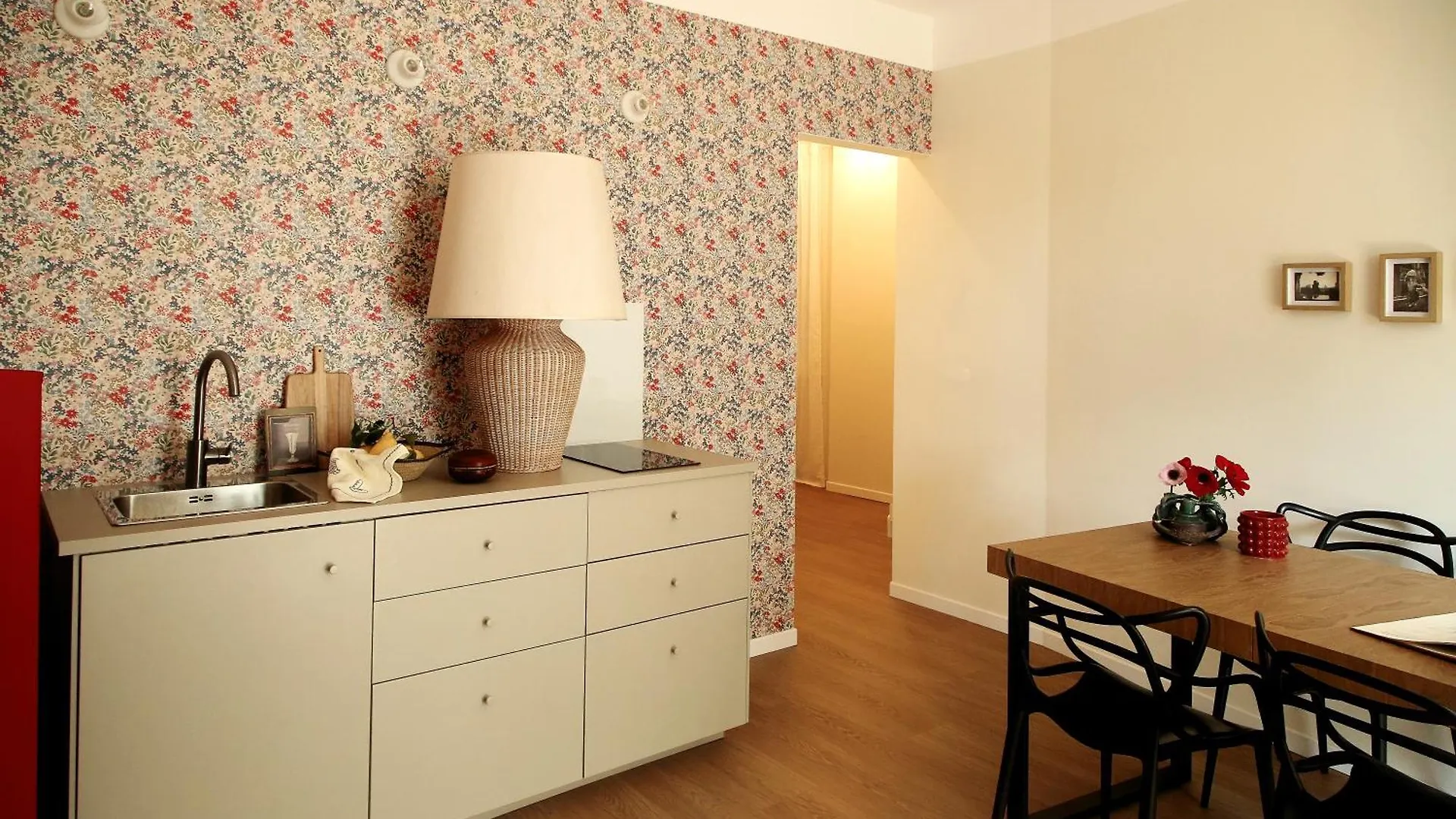 Flowers Rooms - Ponte Milvio Рим 0*,  Италия
